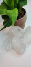 Load image into Gallery viewer, Clear Quartz Point