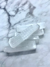 Load image into Gallery viewer, Selenite Wands